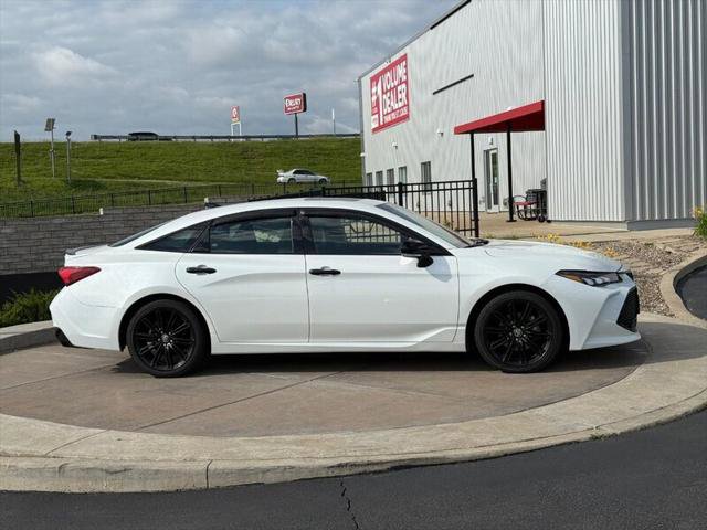Certified 2021 Toyota Avalon XSE image 2
