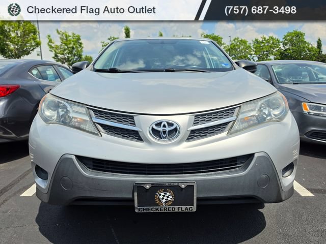 Used 2015 Toyota RAV4 LE FWD image 2