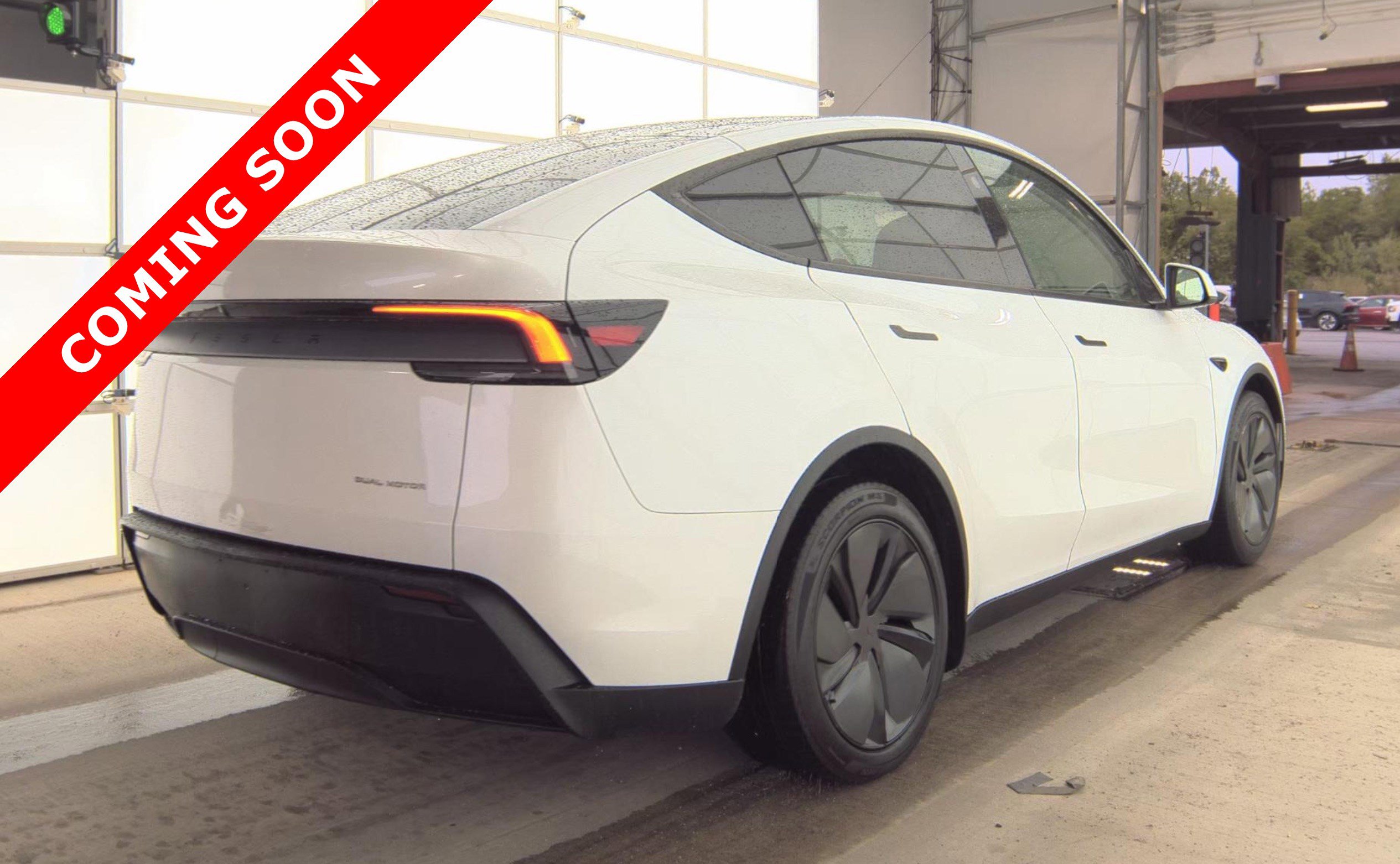 Used 2026 Tesla Model Y Long Range AWD/4WD image 4