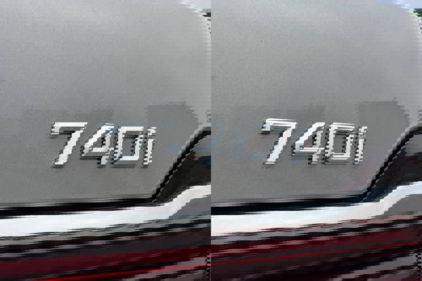 Used 2022 BMW 740i w/ M Sport Package image 32