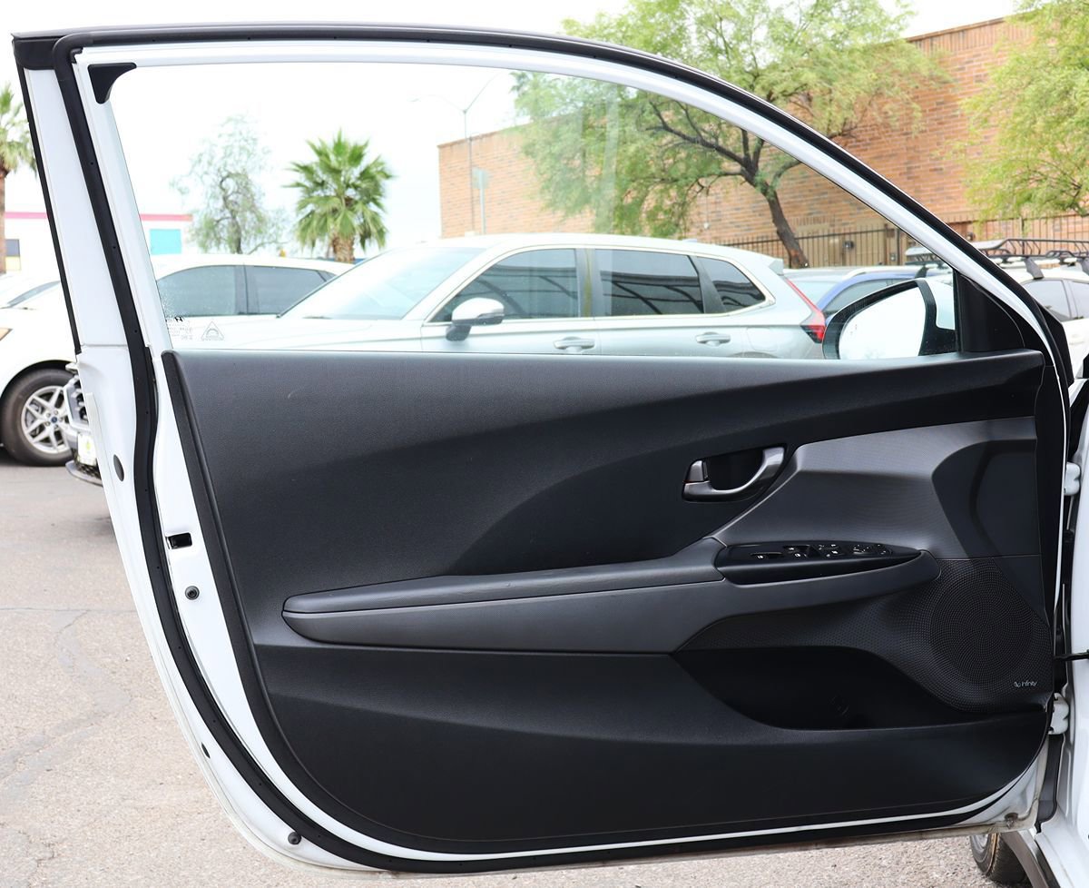 Used 2019 Hyundai Veloster Turbo FWD image 32