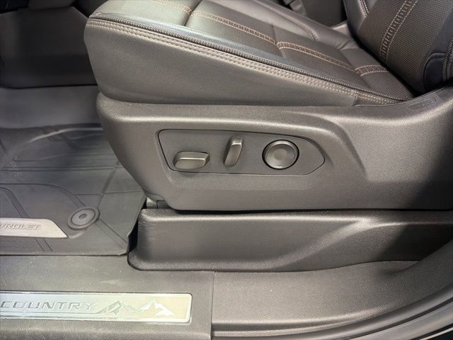 Used 2025 Chevrolet Tahoe High Country image 12