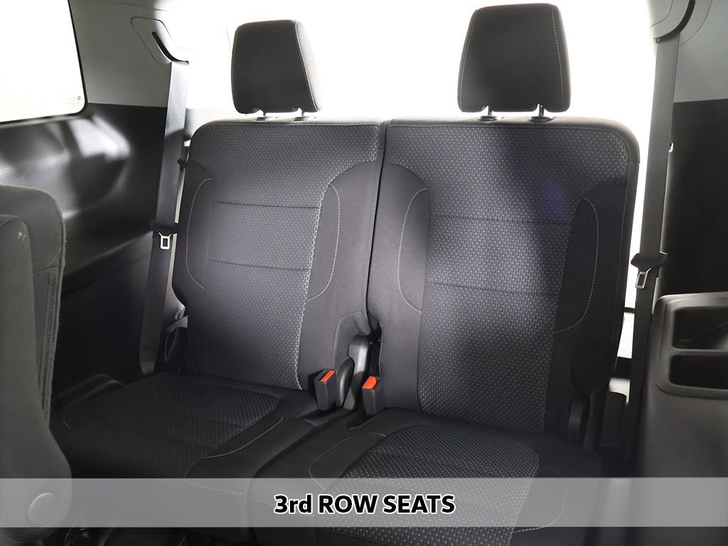 Used 2023 GMC Acadia SLE w/ Driver Convenience Package image 8