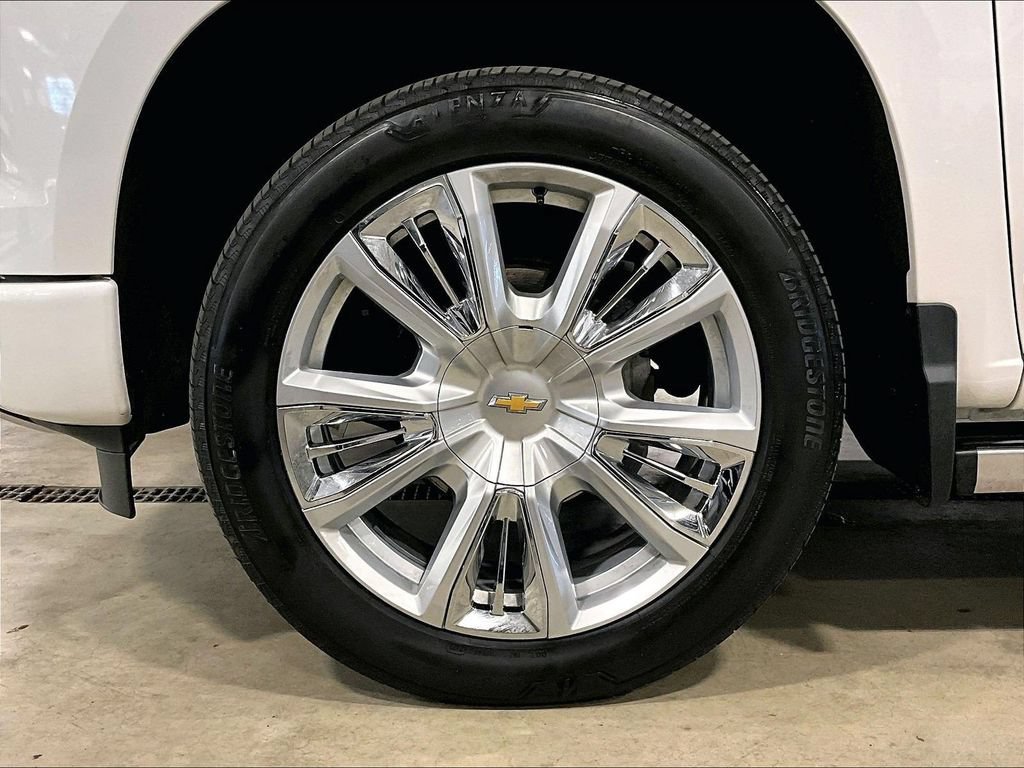 Used 2024 Chevrolet Silverado 1500 High Country AWD/4WD image 7