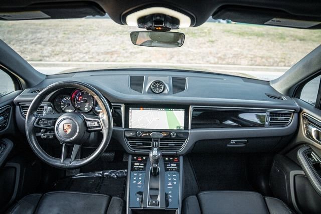 Used 2023 Porsche Macan Turbo image 24