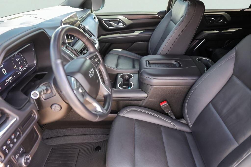 Used 2022 Chevrolet Tahoe Z71 w/ Luxury Package AWD/4WD image 12