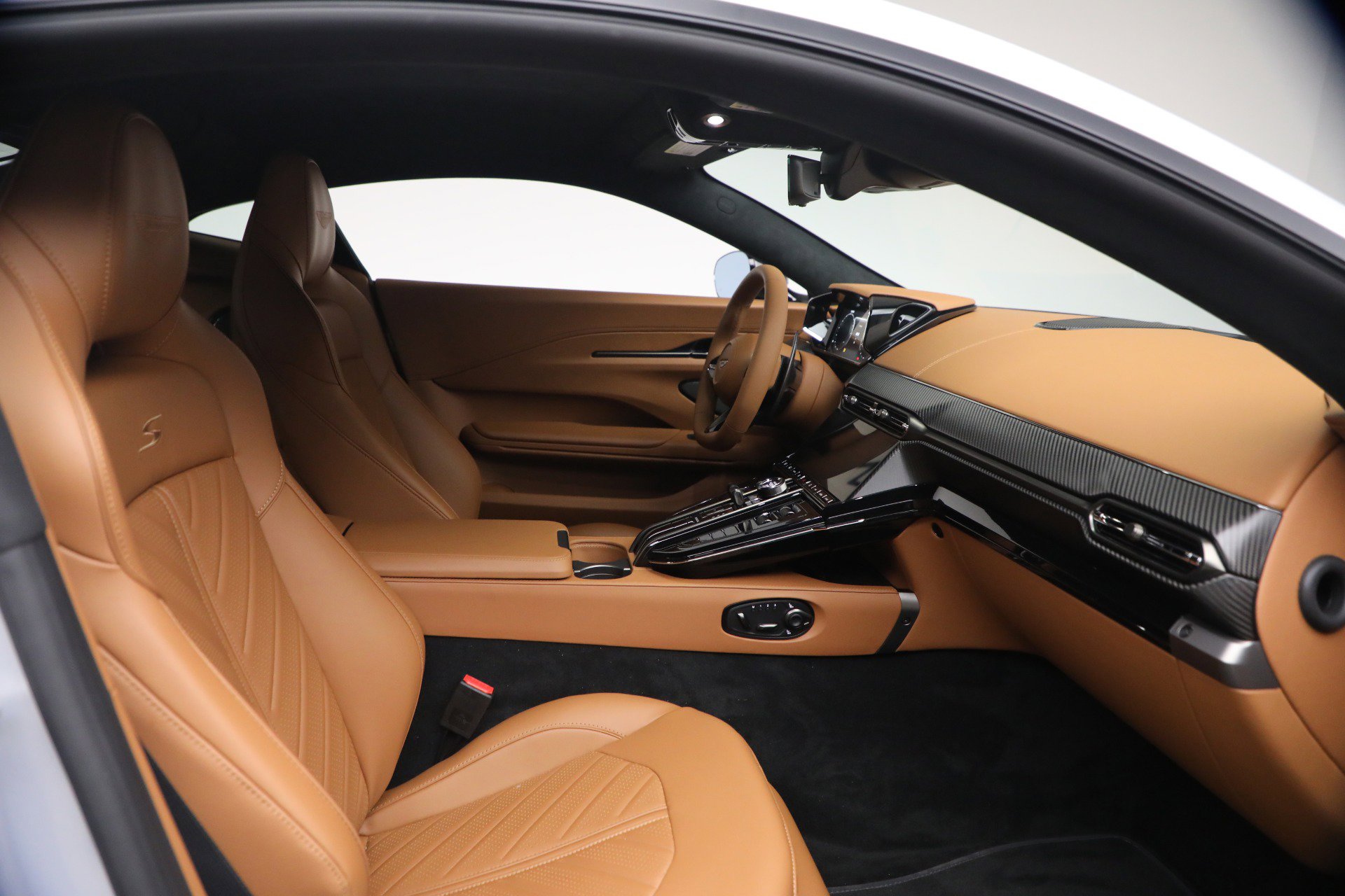 New 2026 Aston Martin V8 Vantage S image 19