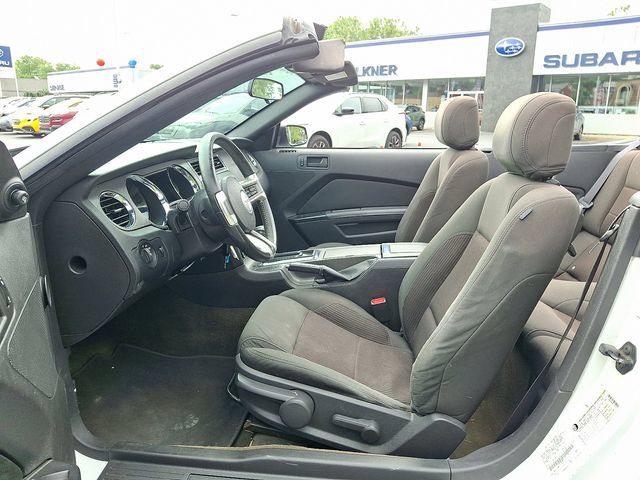 Used 2014 Ford Mustang Convertible RWD image 12
