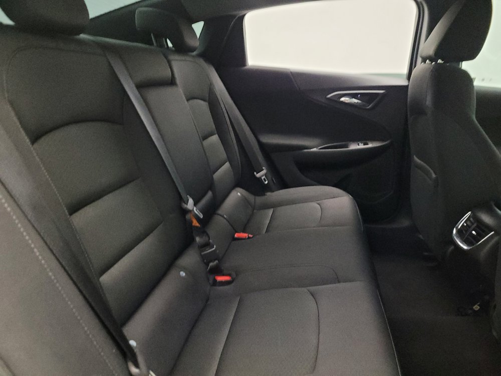 Used 2017 Chevrolet Malibu LT FWD image 19