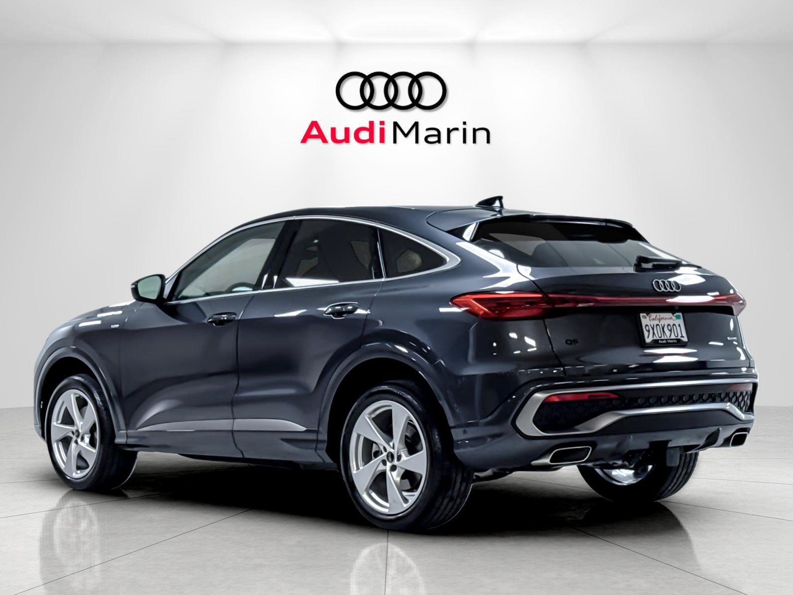 Used 2025 Audi Q5 Premium Plus w/ Premium Plus AWD/4WD image 3
