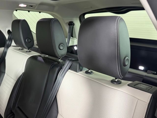 Certified 2025 Land Rover Discovery Dynamic SE AWD/4WD image 25