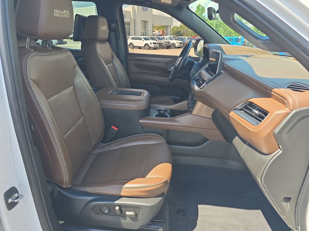 Used 2021 Chevrolet Tahoe High Country w/ Premium Package AWD/4WD image 25