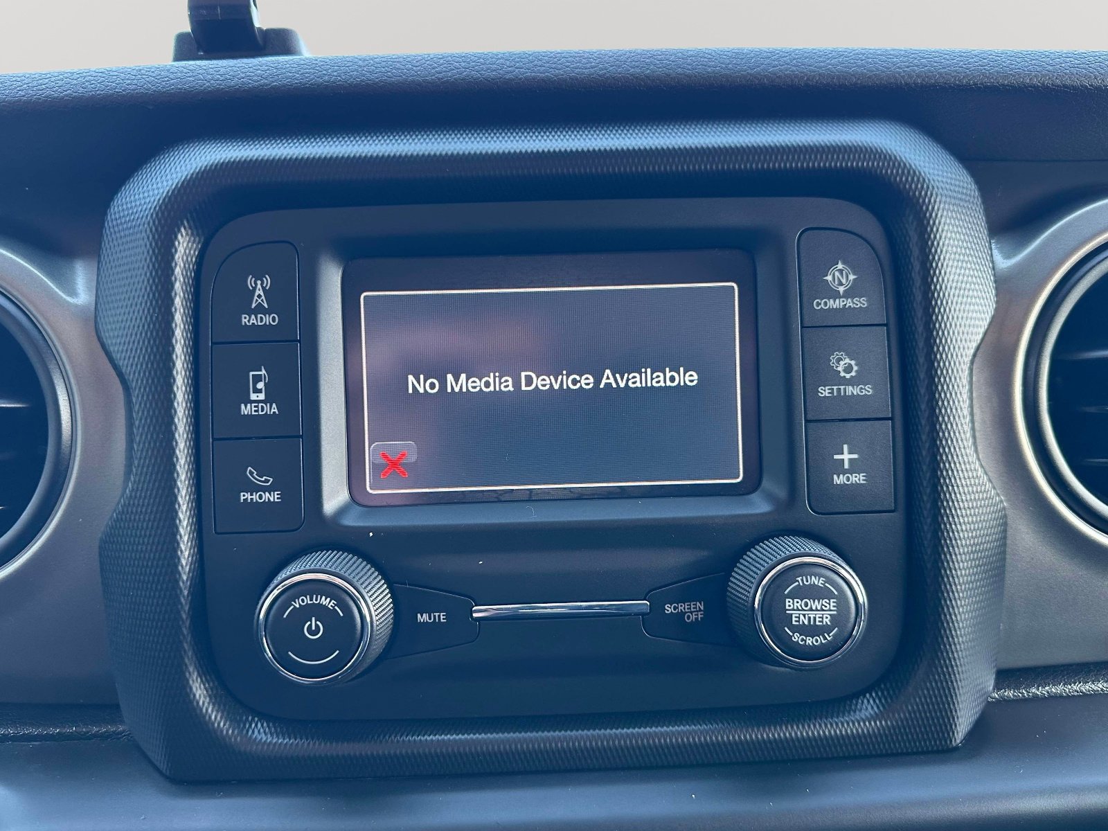 Used 2019 Jeep Wrangler Sport image 9