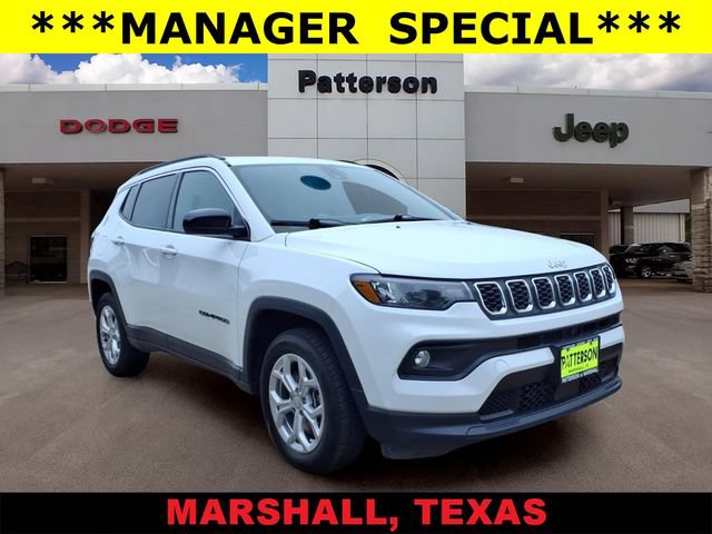 Used 2024 Jeep Compass Latitude AWD/4WD image 1