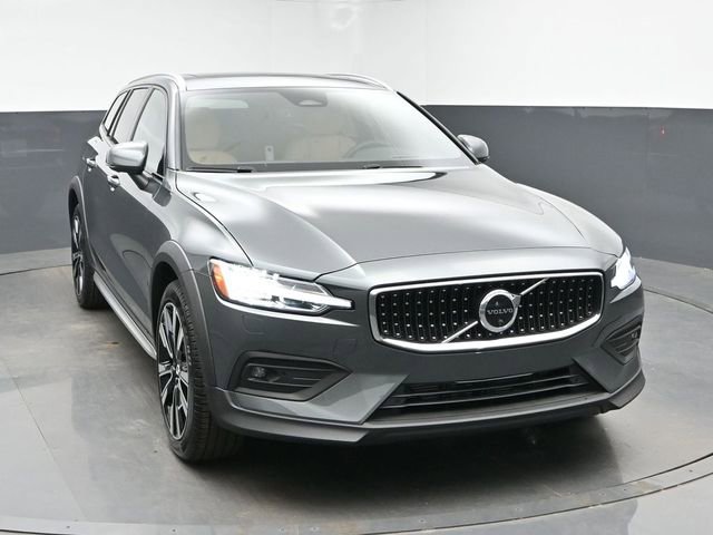 New 2026 Volvo V60 B5 Cross Country Ultra w/ Protection Package Premier AWD/4WD image 2