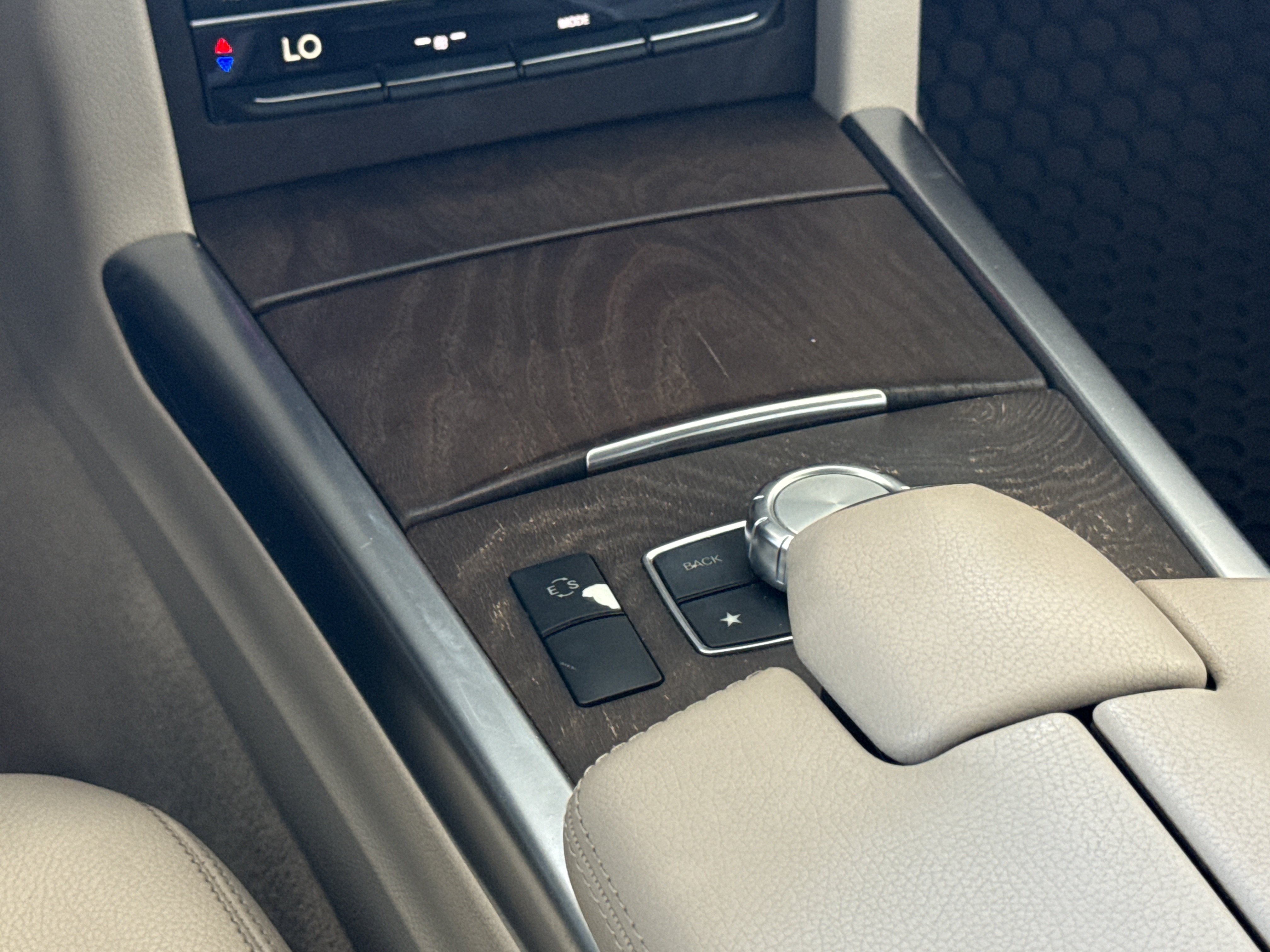 Used 2014 Mercedes-Benz E 350 Sedan image 39