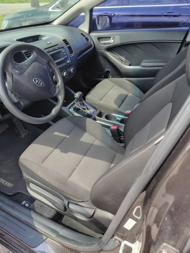 Used 2017 Kia Forte LX FWD image 5
