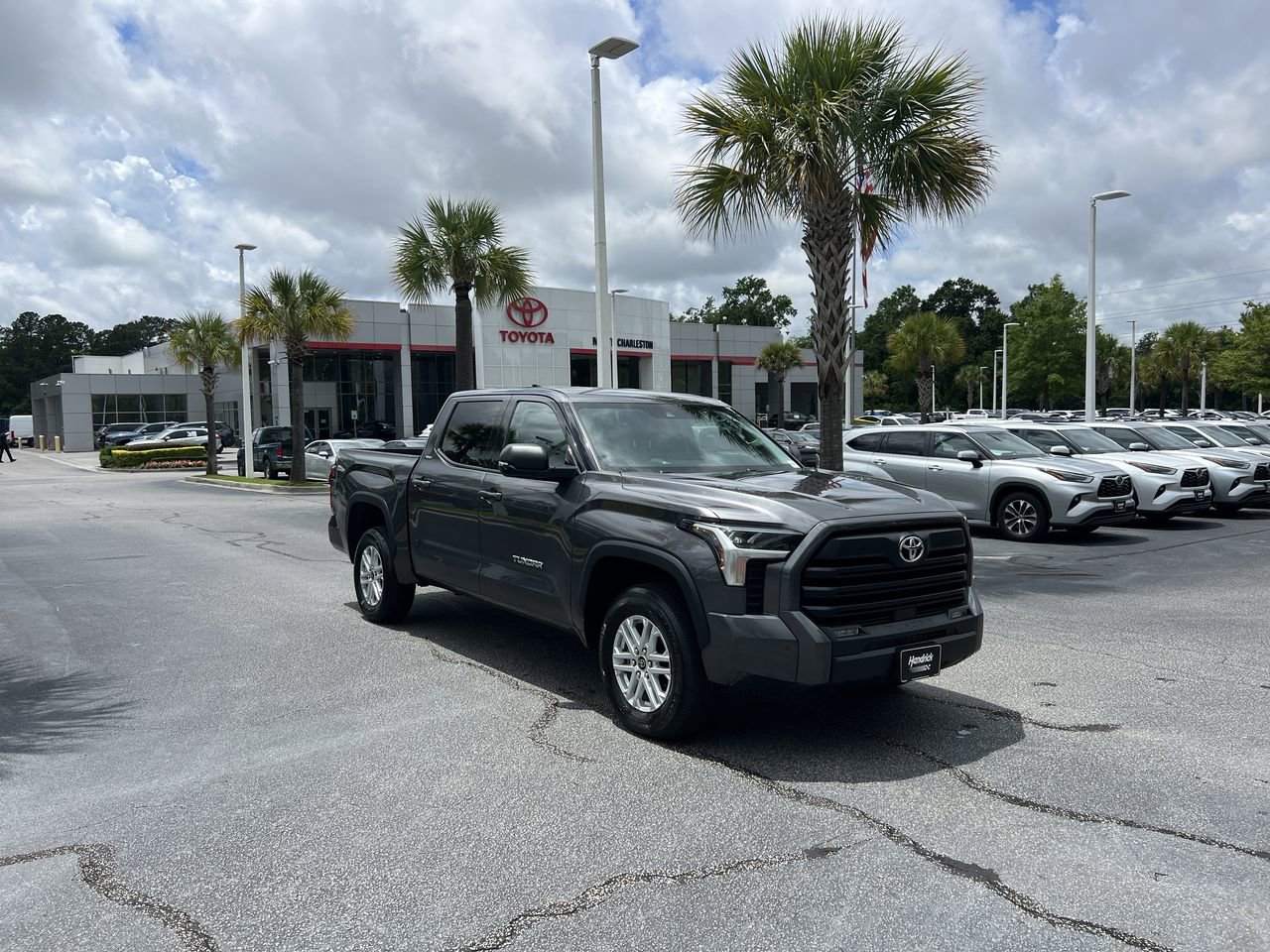 Used 2022 Toyota Tundra SR5 w/ SR5 Premium Package AWD/4WD image 2