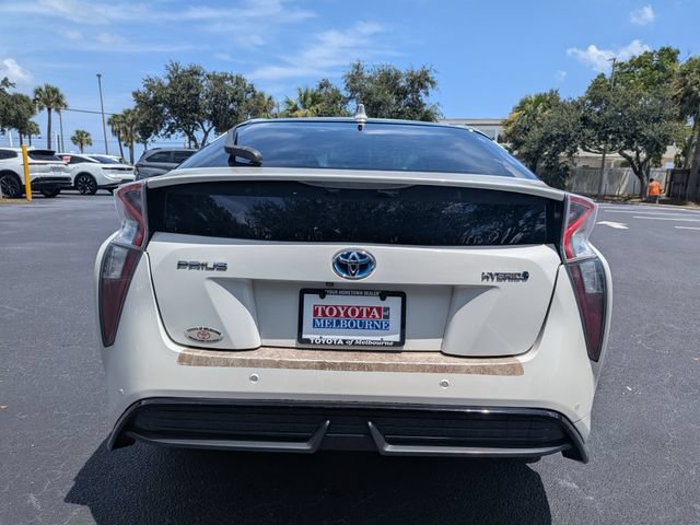 Used 2017 Toyota Prius Four Touring w/ Appearance Package FWD image 5