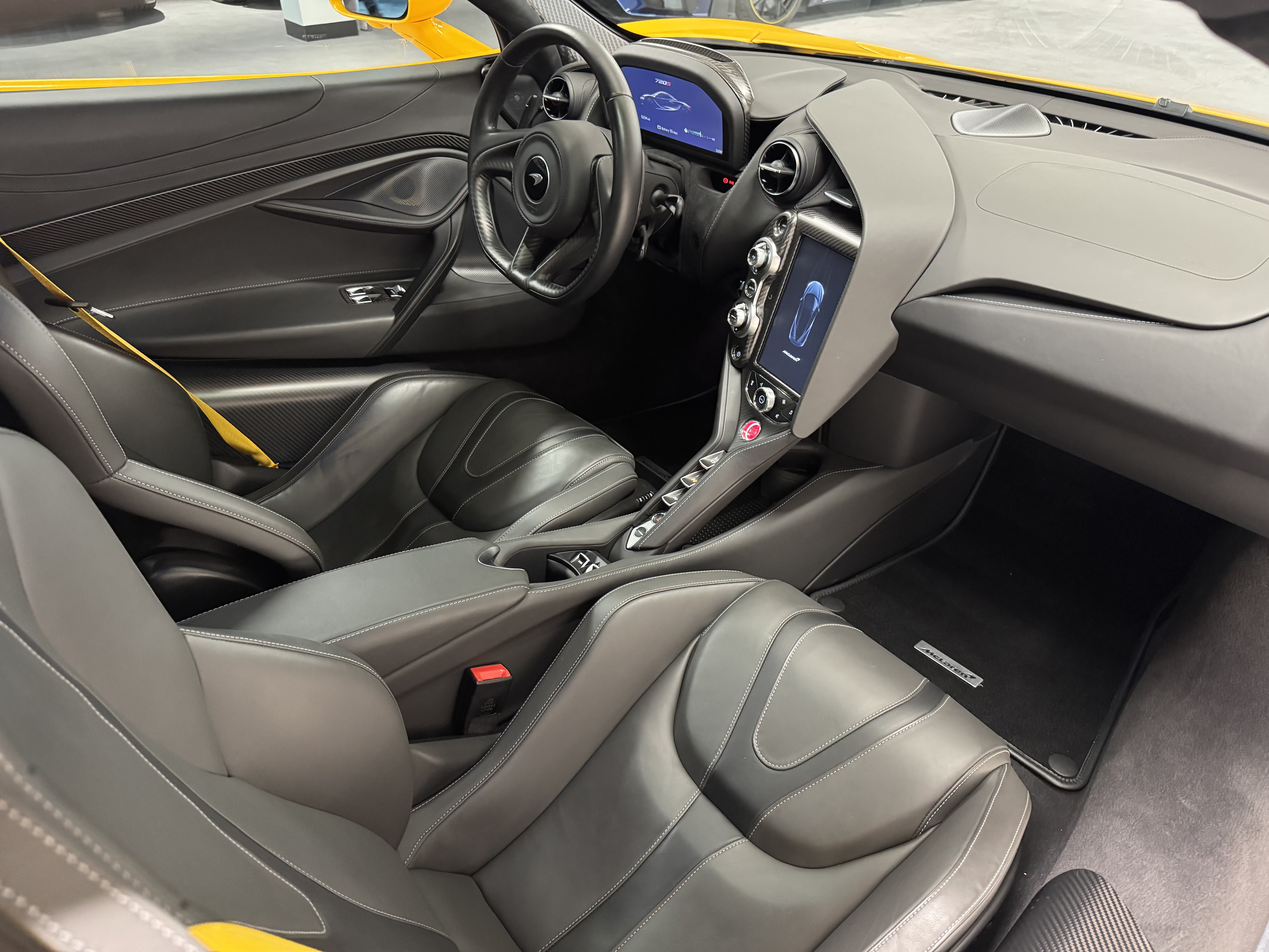 Used 2022 McLaren 720S Spider RWD image 11