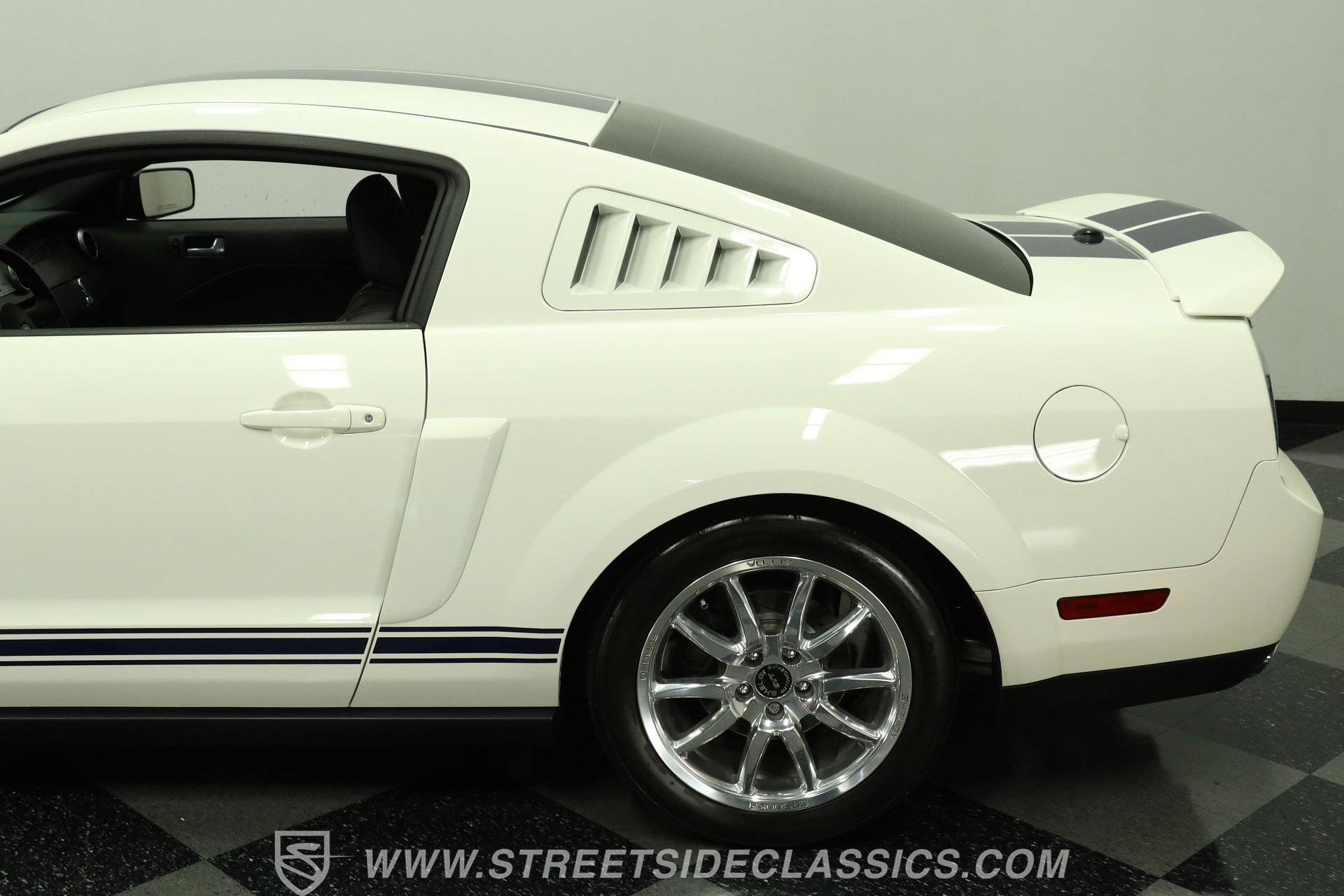 Used 2007 Ford Mustang Shelby GT500 RWD image 24
