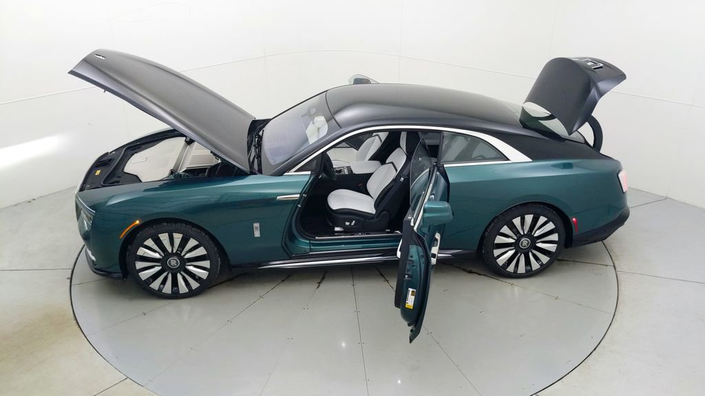 Used 2024 Rolls-Royce Spectre w/ Spectre Launch Package image 31
