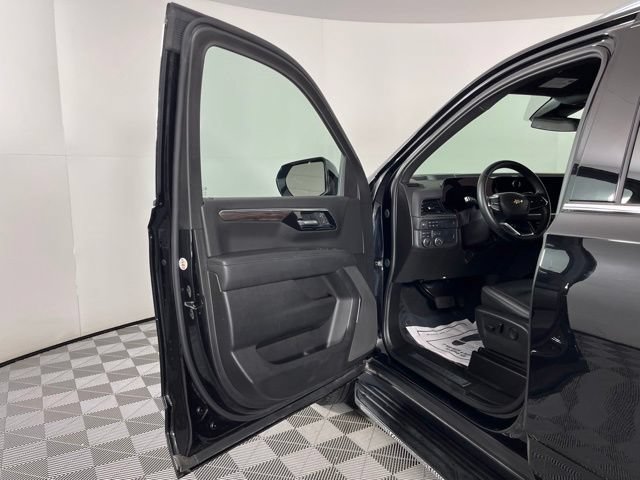 Used 2025 Chevrolet Tahoe LT AWD/4WD image 18