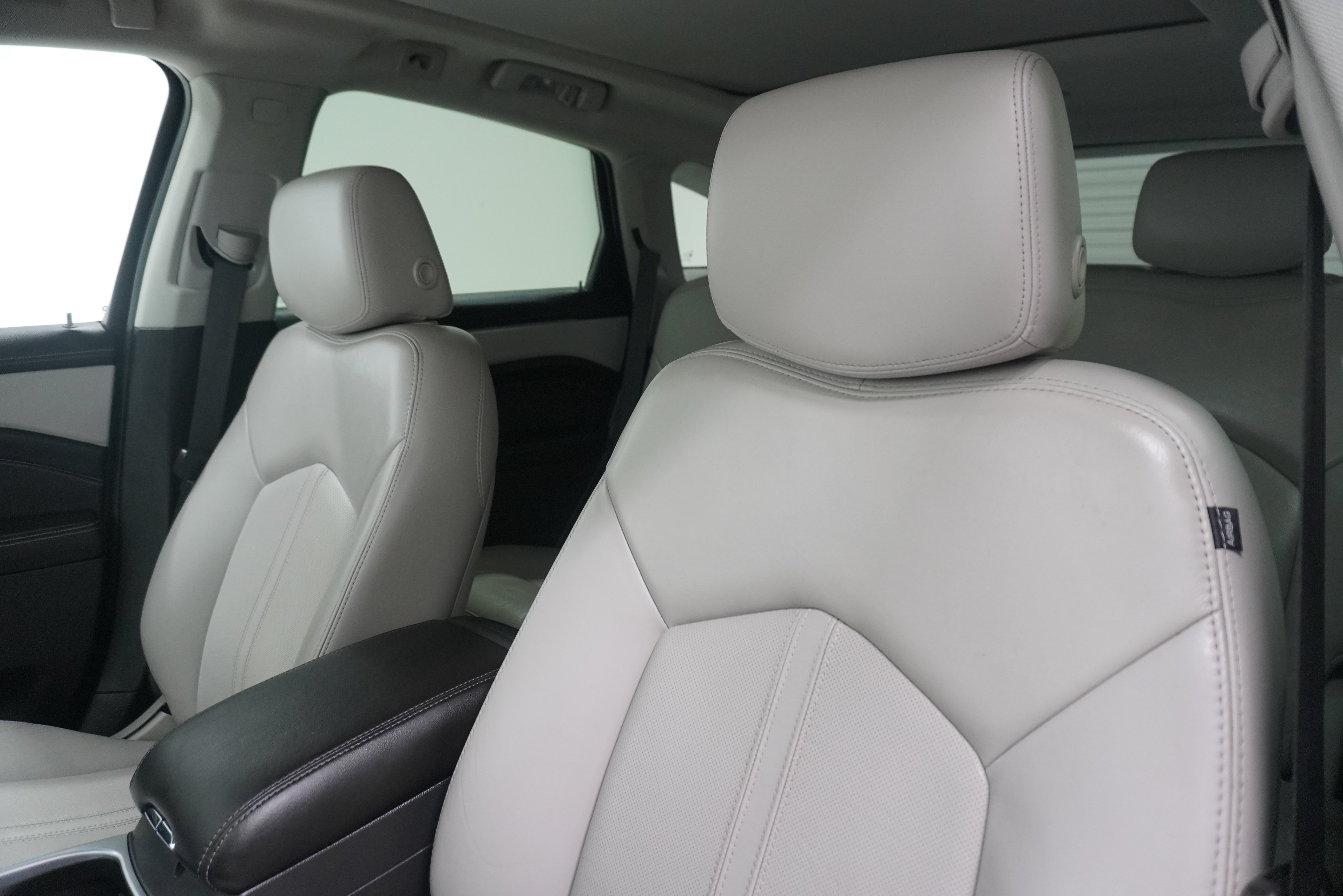 Used 2014 Cadillac SRX Luxury w/ Driver Awareness Package FWD image 10