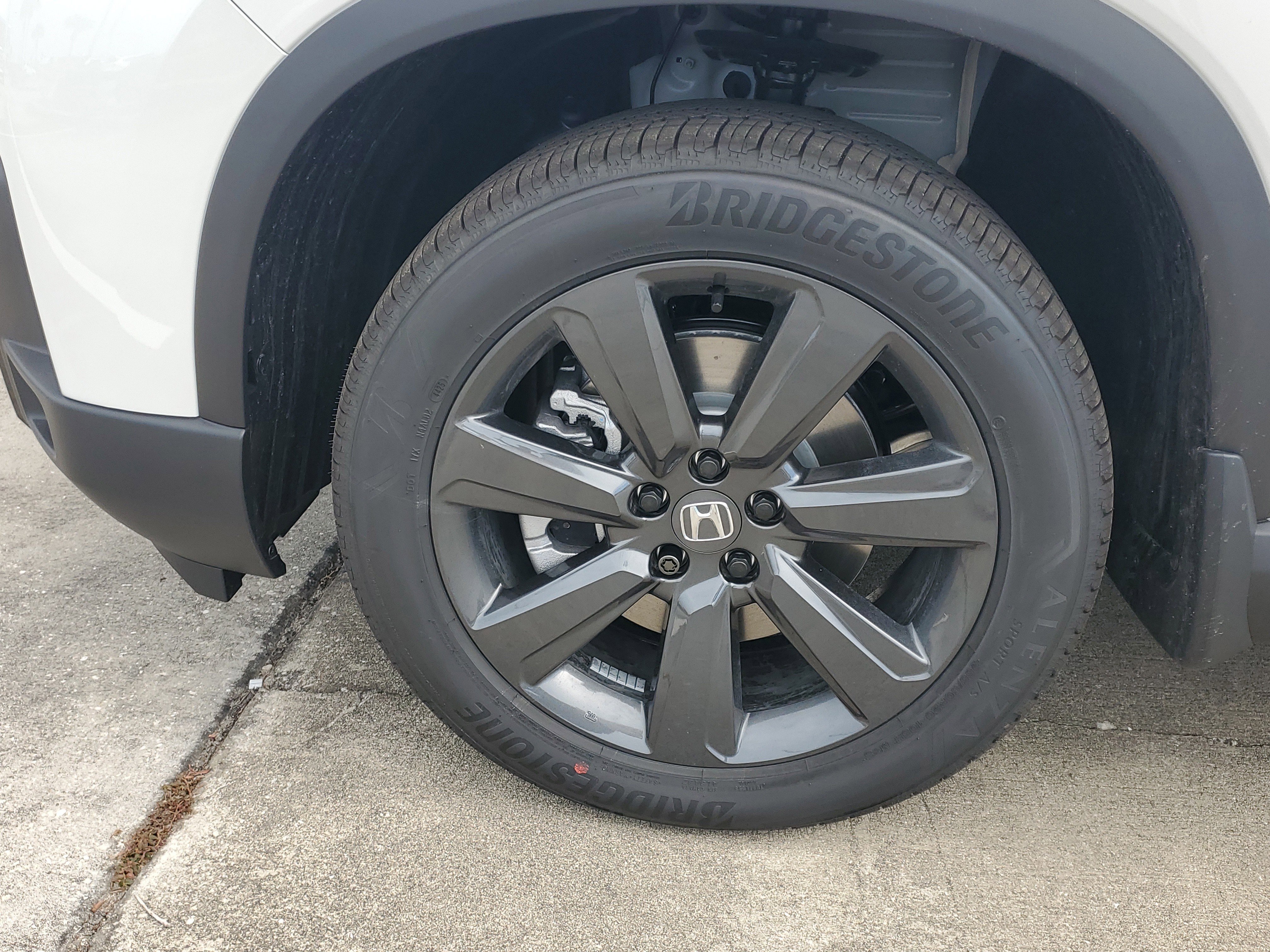 New 2026 Honda Pilot Sport image 9