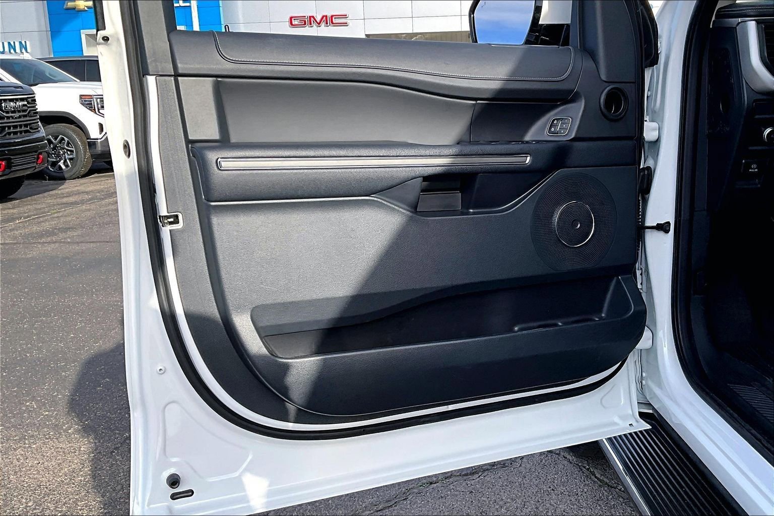 Used 2022 Ford Expedition Max XLT image 18