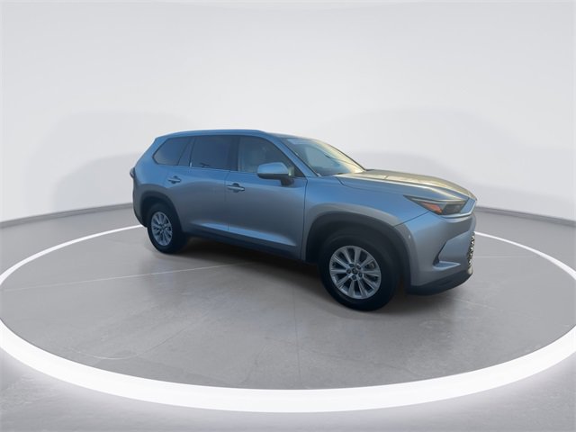 Used 2024 Toyota Grand Highlander XLE image 2