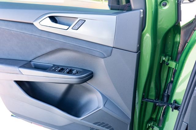New 2026 Volkswagen Taos SE image 27