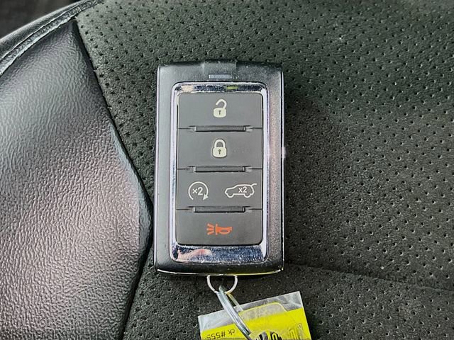 Used 2024 Jeep Grand Cherokee Altitude RWD image 30