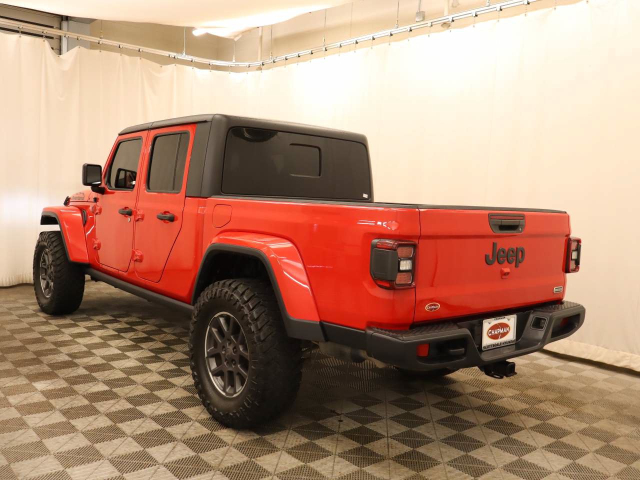 Used 2020 Jeep Gladiator Overland AWD/4WD image 3