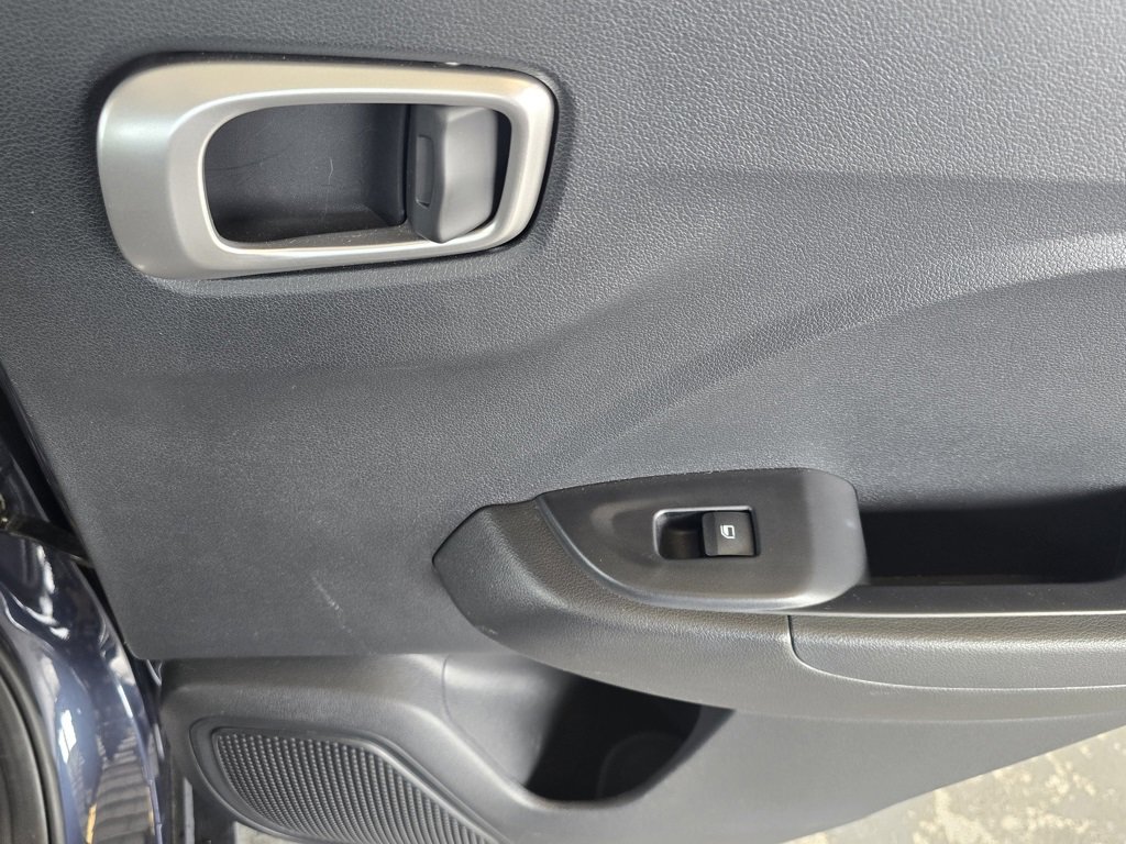Used 2024 Hyundai Venue SE image 19