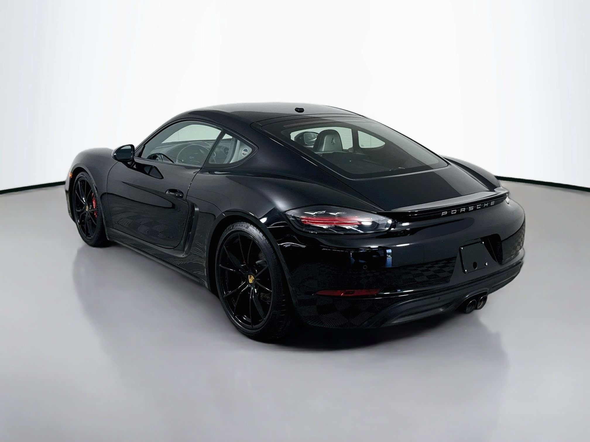 Certified 2018 Porsche 718 Cayman RWD image 3