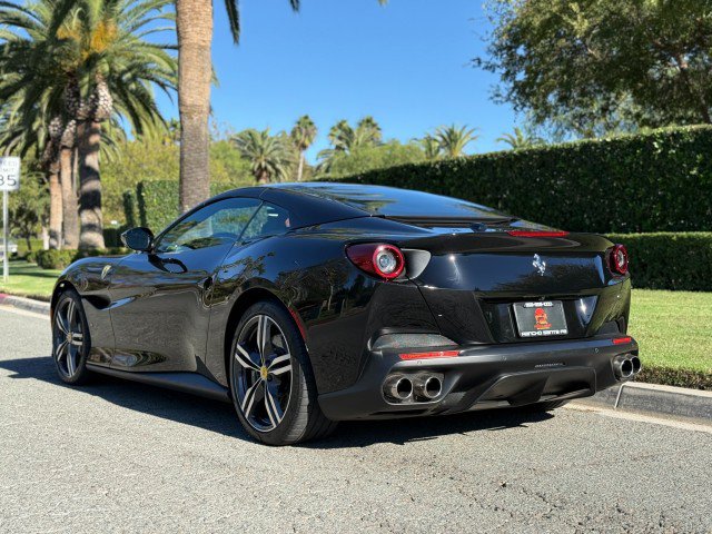 Used 2019 Ferrari Portofino RWD image 5