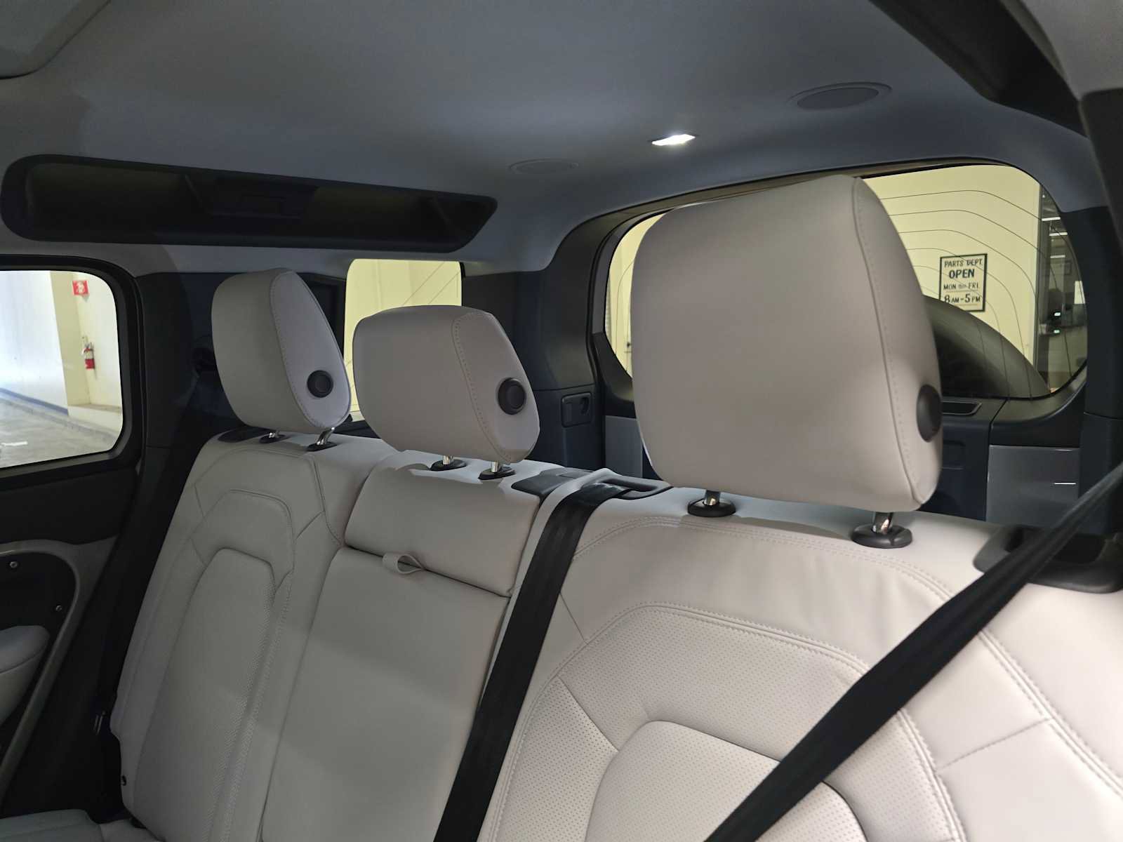 New 2026 Land Rover Defender 110 X-Dynamic SE AWD/4WD image 19
