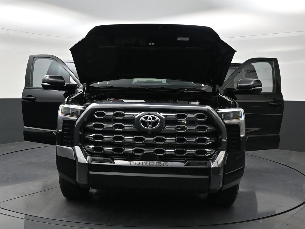 Used 2025 Toyota Tundra Platinum AWD/4WD image 33
