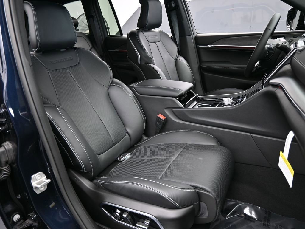 Used 2024 Jeep Grand Cherokee Overland w/ Luxury Tech Group IV image 53