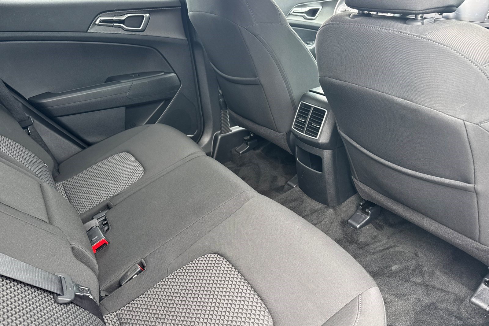 Used 2023 Kia Sportage LX FWD image 30