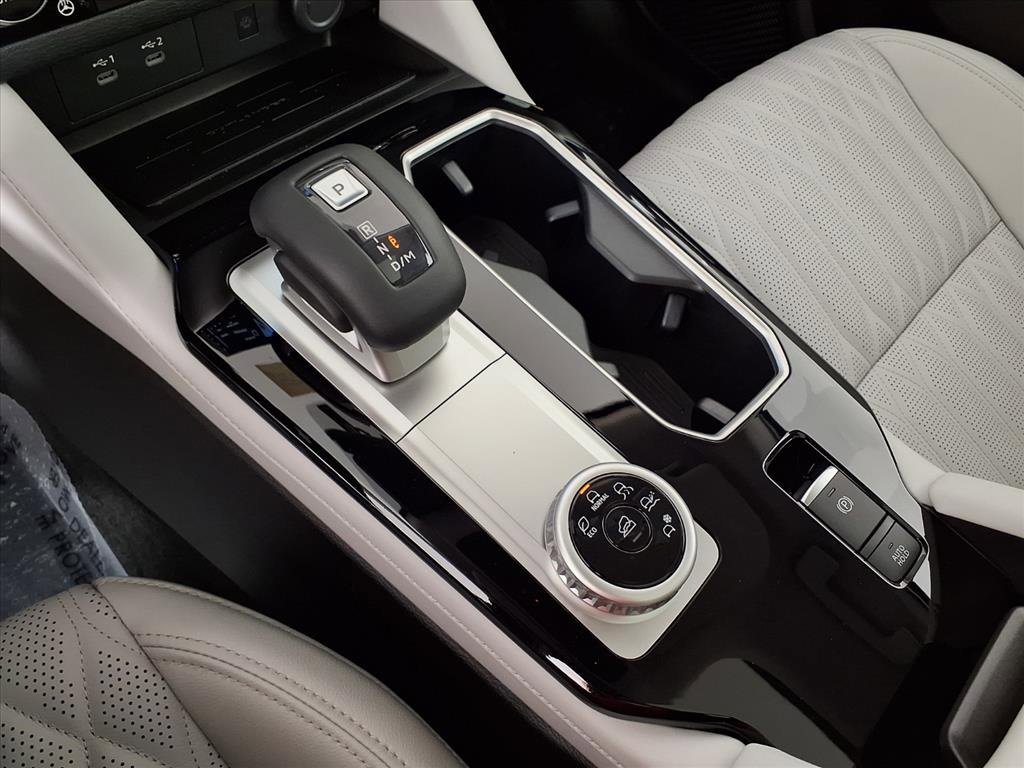 New 2025 Mitsubishi Outlander SEL image 19