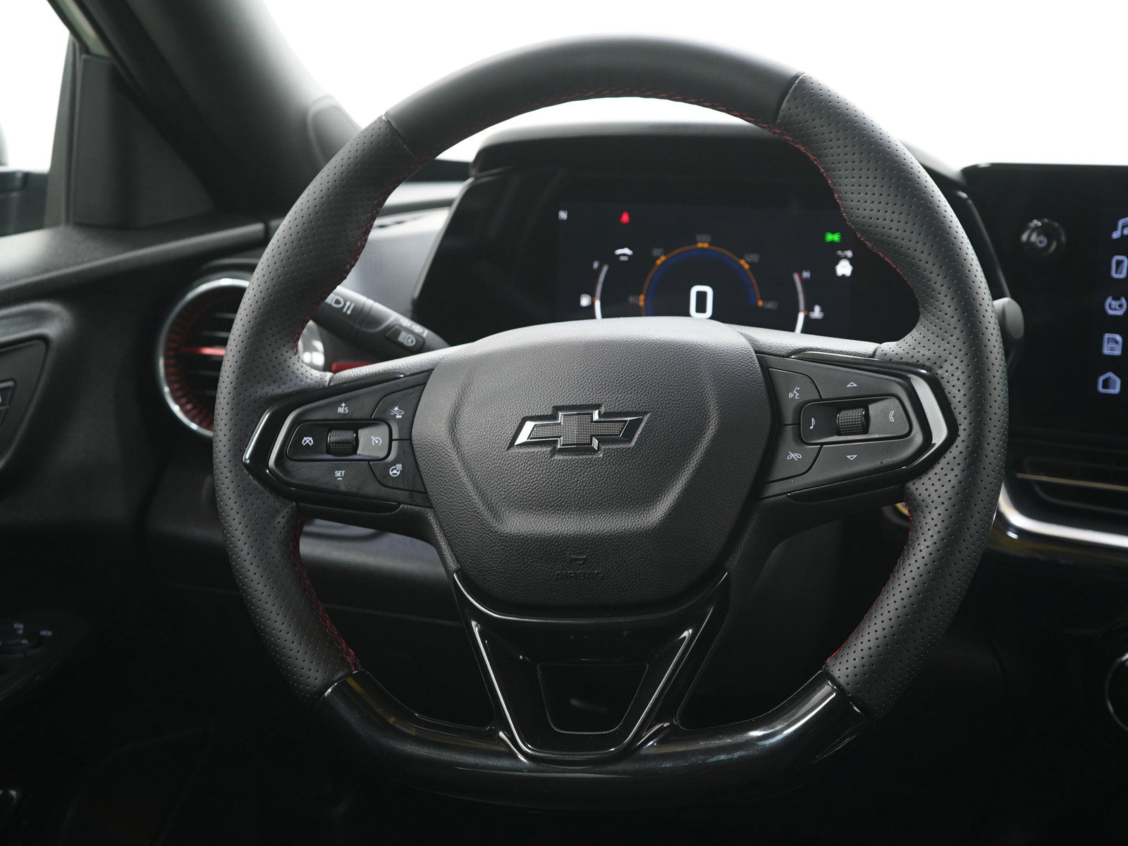 Used 2024 Chevrolet Trax RS w/ Driver Confidence Package FWD image 14