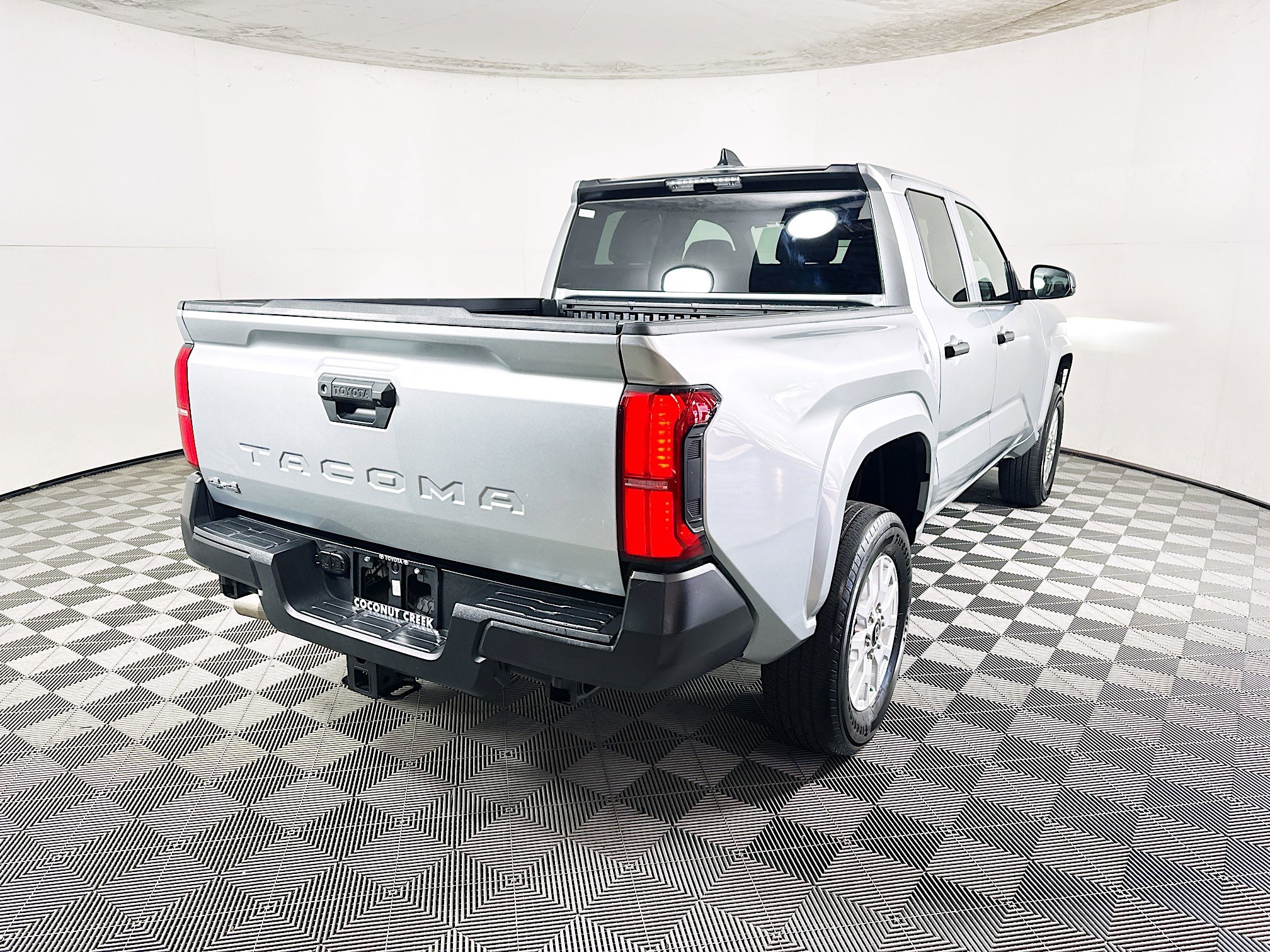 Used 2024 Toyota Tacoma SR AWD/4WD image 3
