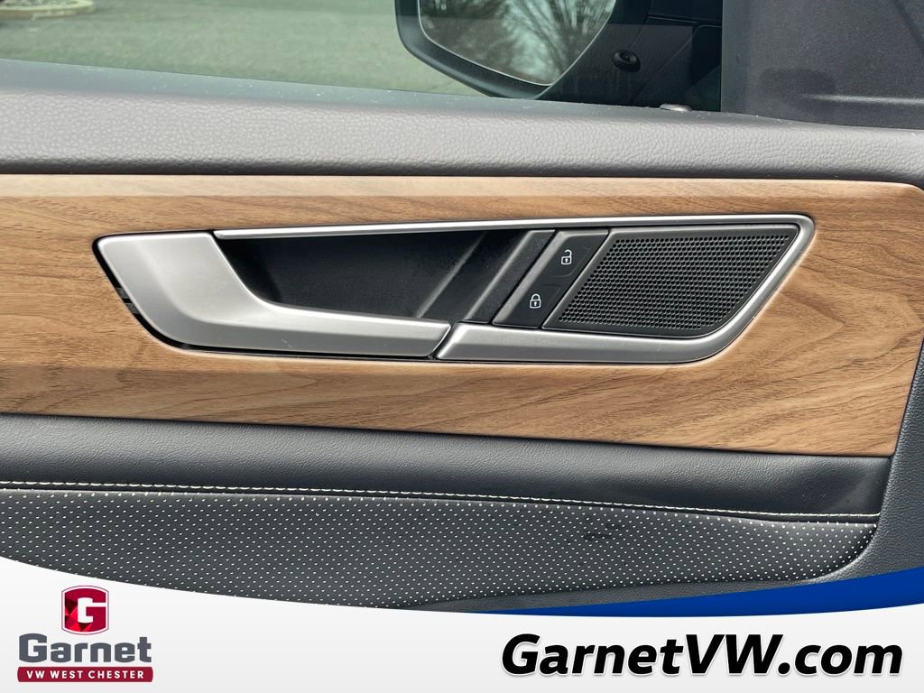 Used 2024 Volkswagen Atlas SE image 18