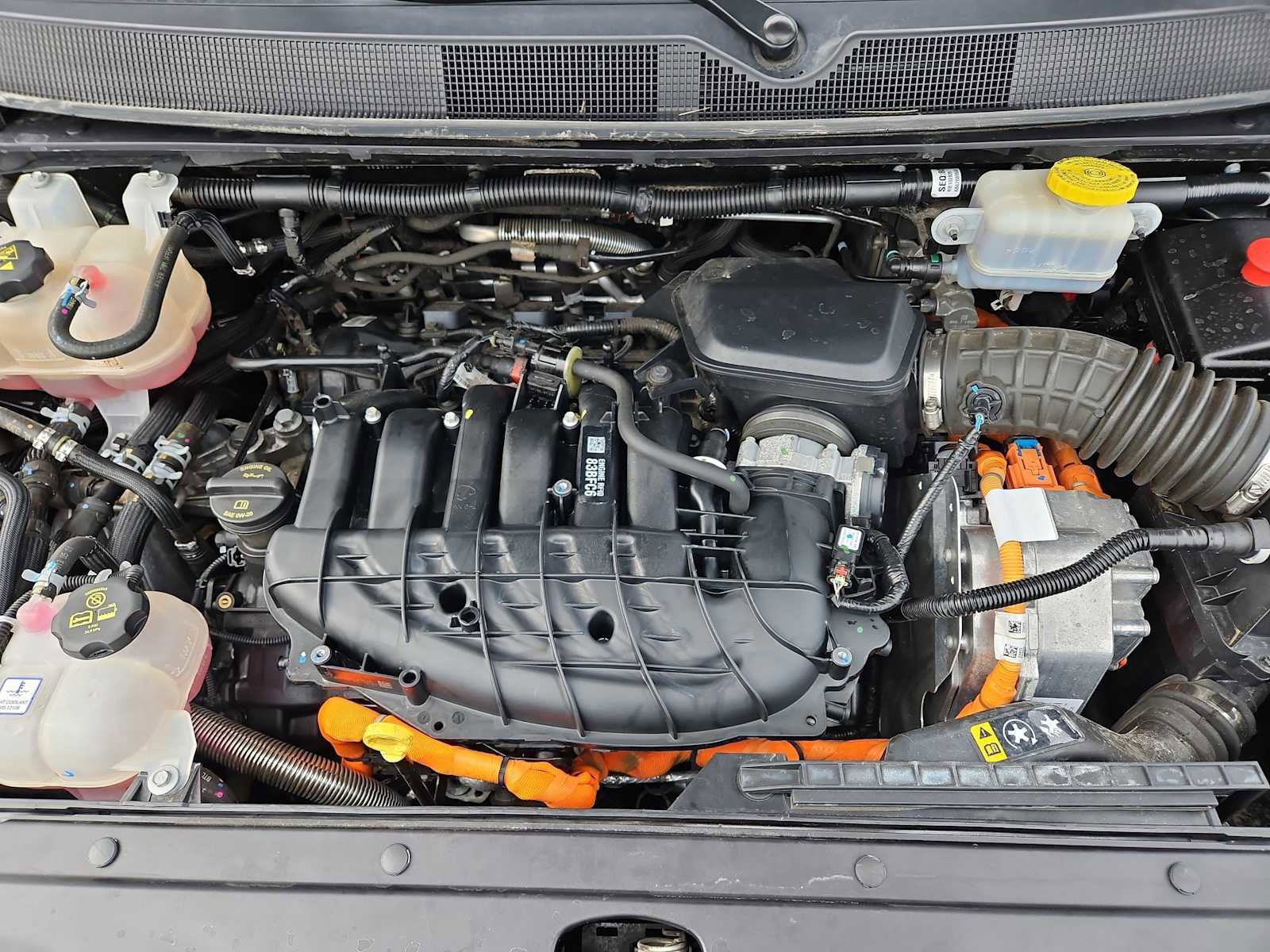 Used 2024 Chrysler Pacifica Premium image 39