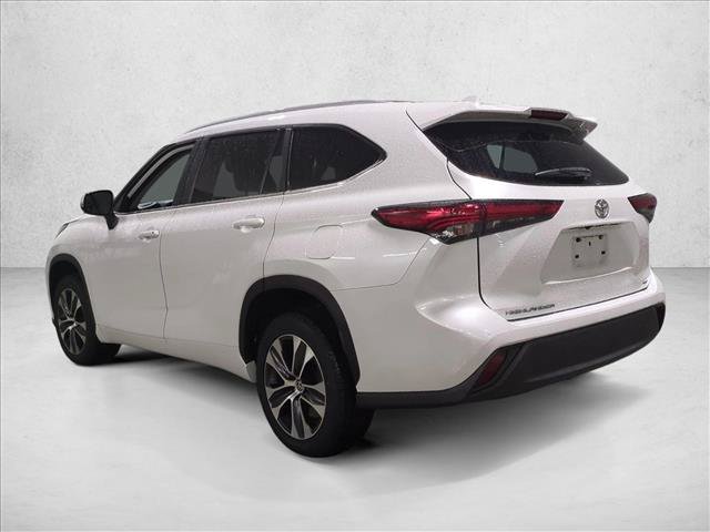 Used 2023 Toyota Highlander XLE FWD image 7
