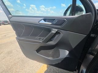 Used 2023 Volkswagen Tiguan SE R-Line AWD/4WD image 7