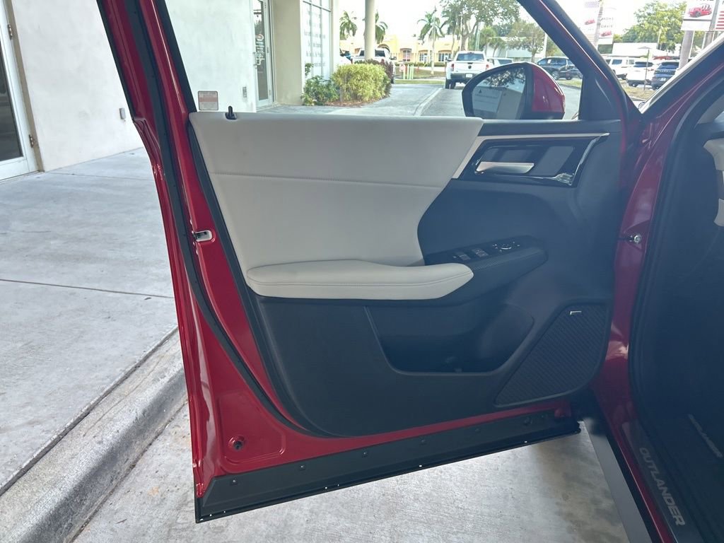 New 2026 Mitsubishi Outlander SE image 37