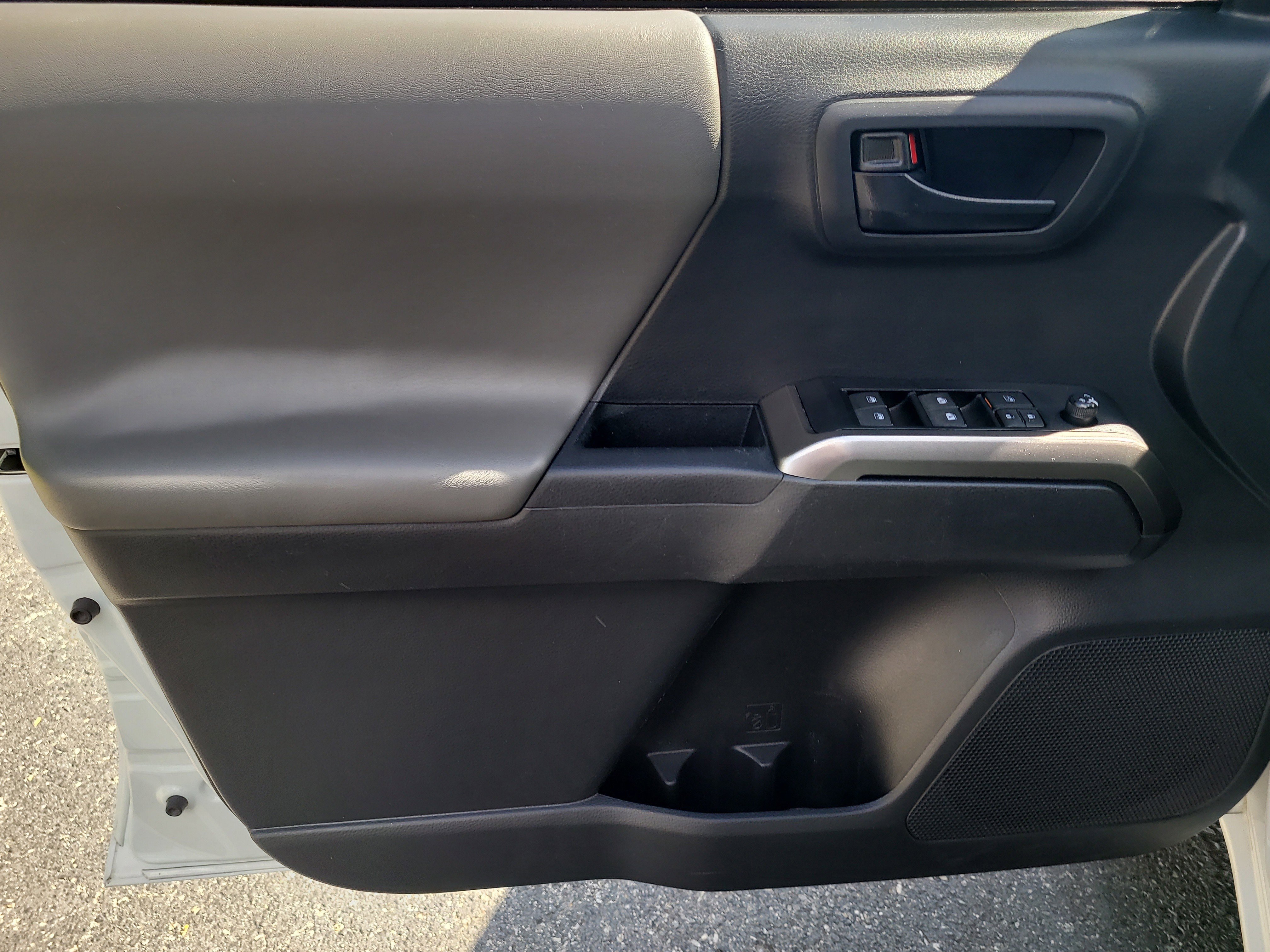 Certified 2023 Toyota Tacoma SR5 w/ Technology Package image 16